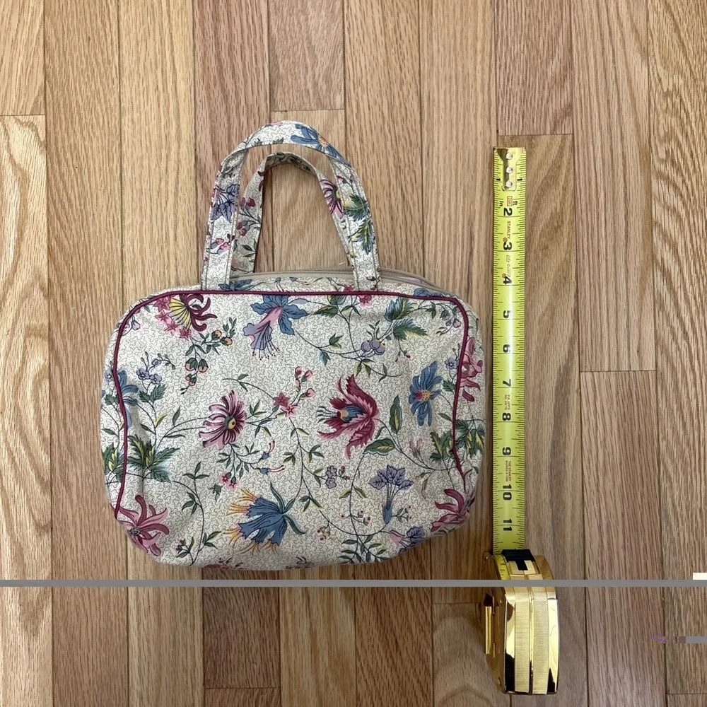 Vintage Cottagecore Floral Travel Cosmetics Bag‎ Clean Pink Interior Top Zip